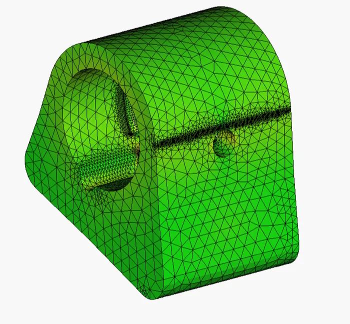 Secondo componente discretizzato in elementi finiti, maglia di triangoli verde sulla superficie.